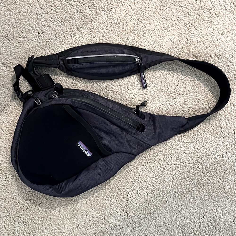 Patagonia vintage sling pack!